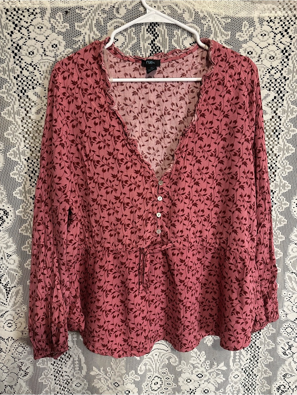 Rue21 Rose Pink Floral Button-Front V-Neck Blouse